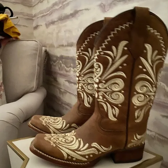 CIRCLE G WOMEN'S EMBROIDERY WESTERN BOOTS - SQUARE TOE
