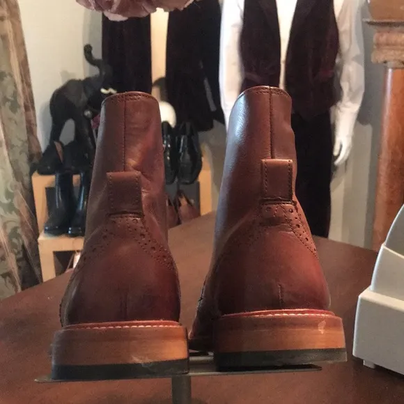 Clark wing tip ankle boots size 10m