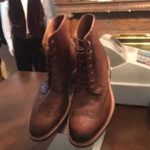 Clark wing tip ankle boots size 10m