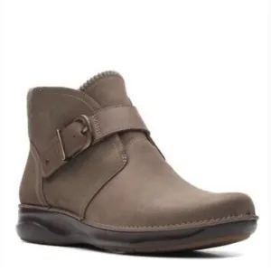 Clark’s Ankle Boots in Taupe Nubuck
