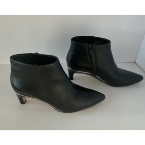 Clarks Ellis Eden Black Leather Heeled Dress Booties Size 8 Office Business Wear