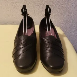 Clarks Everyday Womens US 8.5 WW Black Leather Work Heels Active Air 851…