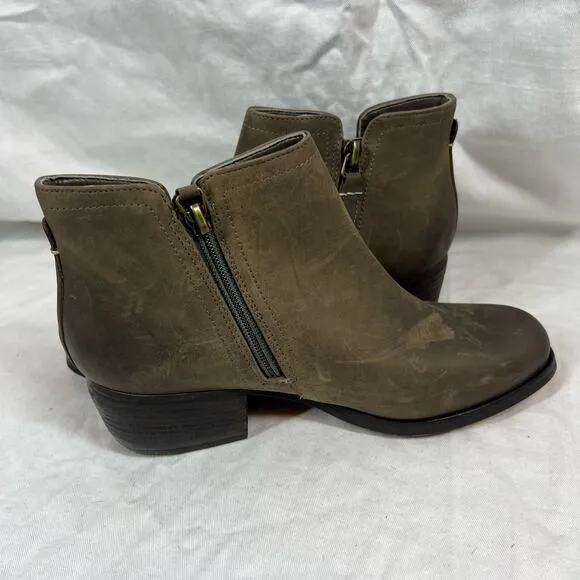 Clark’s Leather Maypearl Ramie Heeled Ankle Boots olive green NWOB