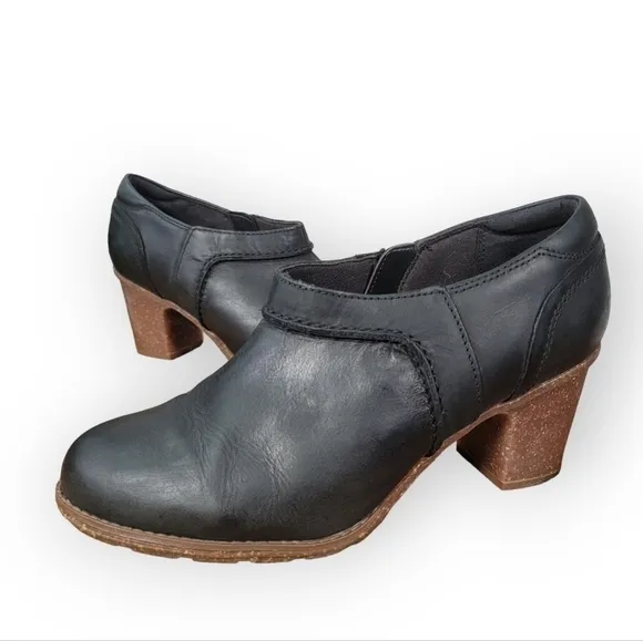 Clarks Leather Sashlin Aleta Bootie Heeled Boots Shooties Size 9
