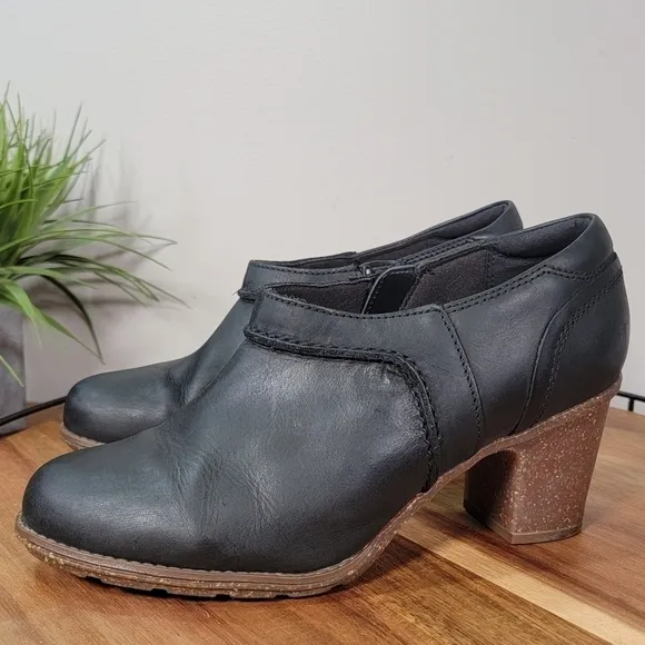 Clarks Leather Sashlin Aleta Bootie Heeled Boots Shooties Size 9