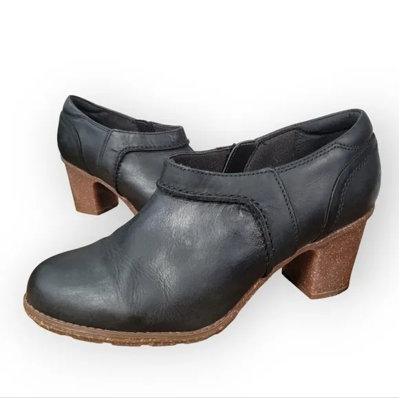 Clarks Leather Sashlin Aleta Bootie Heeled Boots Shooties Size 9