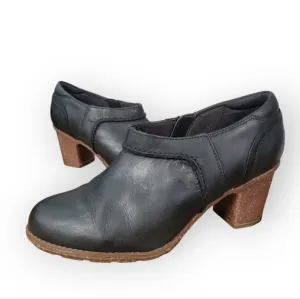 Clarks Leather Sashlin Aleta Bootie Heeled Boots Shooties Size 9