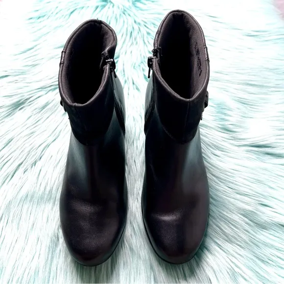 CLARKS SOFT LEATHER Black Ankle Booties Boots Women’s 6.5
