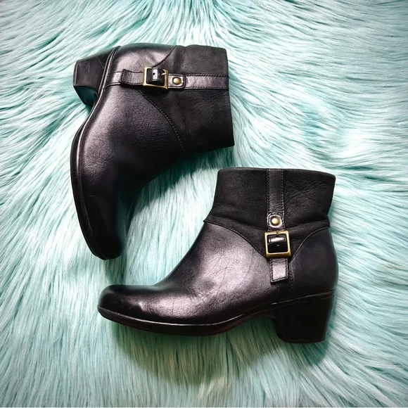 CLARKS SOFT LEATHER Black Ankle Booties Boots Women’s 6.5
