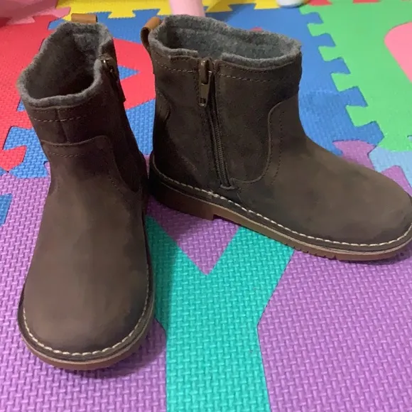 Clarks Toddler Leather Zip Up Ankle Boots (EUC)