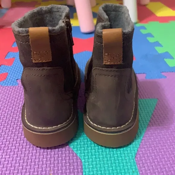 Clarks Toddler Leather Zip Up Ankle Boots (EUC)