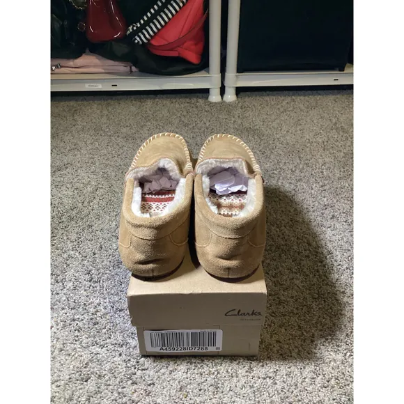 Clarks Women's Brown Suede Moccasin Slippers