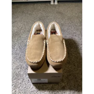 Clarks Women's Brown Suede Moccasin Slippers