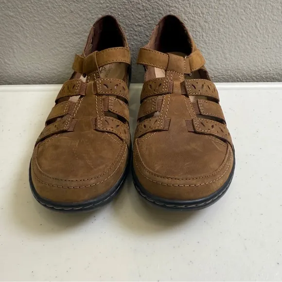 Clarks Womens Cora River Size 8 Shoes Leather Sole Closed Toe Memory Foam Walk