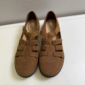 Clarks Womens Cora River Size 8 Shoes Leather Sole Closed Toe Memory Foam Walk