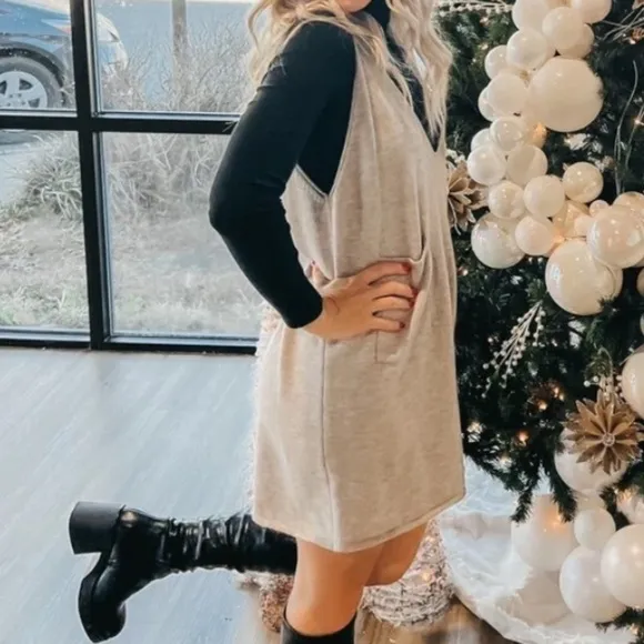 Classic V neck Pockets Minimalist Sweater Dress