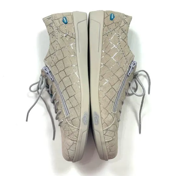Cloud Aika Sneakers