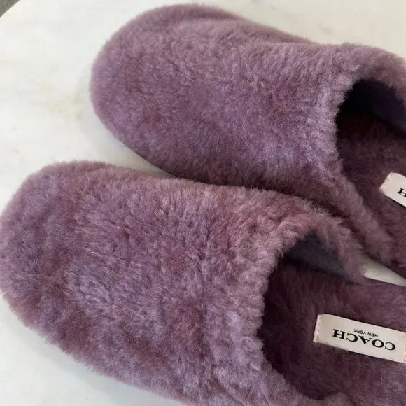 Coach Zennie Sig Light Purple Italian Sheep Fur Slippers Size 7