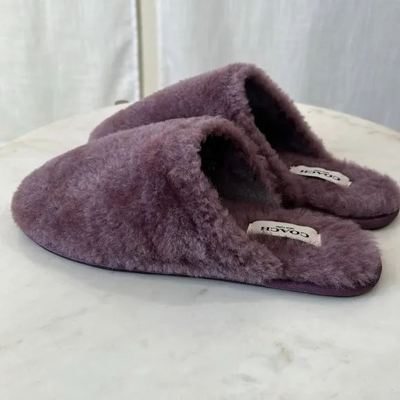 Coach Zennie Sig Light Purple Italian Sheep Fur Slippers Size 7