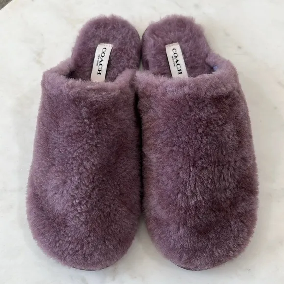 Coach Zennie Sig Light Purple Italian Sheep Fur Slippers Size 7