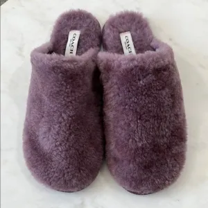 Coach Zennie Sig Light Purple Italian Sheep Fur Slippers Size 7