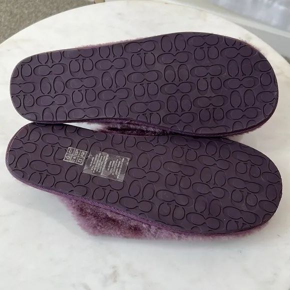 Coach Zennie Sig Light Purple Italian Sheep Fur Slippers Size 7