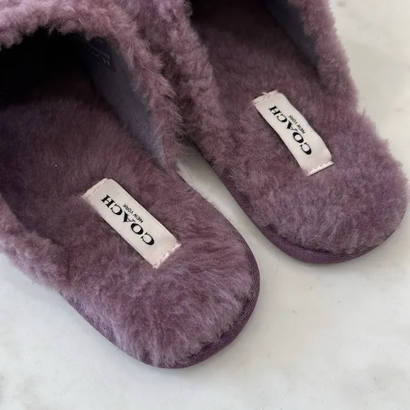 Coach Zennie Sig Light Purple Italian Sheep Fur Slippers Size 7