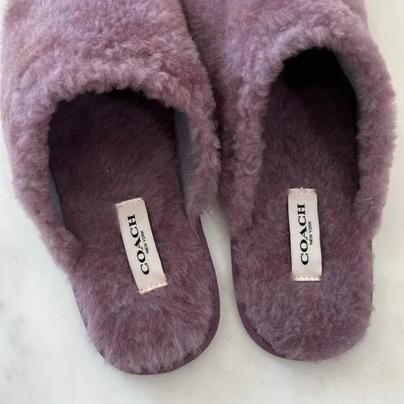 Coach Zennie Sig Light Purple Italian Sheep Fur Slippers Size 7