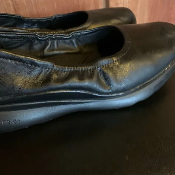 Cole Haan 3 ZeroGrand Slip-On Ruched Black Ballet Flat Size 7B Leather/Manmade