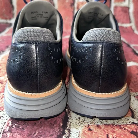 Cole Haan Men's shoes 8.5 Original Grand 360 Like new only worn twice