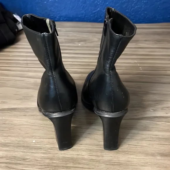 COLIN STUART BLACK LEATHER ANKLE BOOTS 7.5