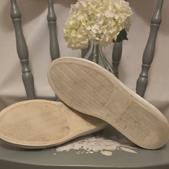 Common Projects White Leather Sneakers Minimalist Design