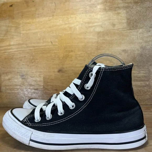 Converse Chuck Taylor All Star Hi Womens Size 7.5 Shoes Sneakers Black M9160