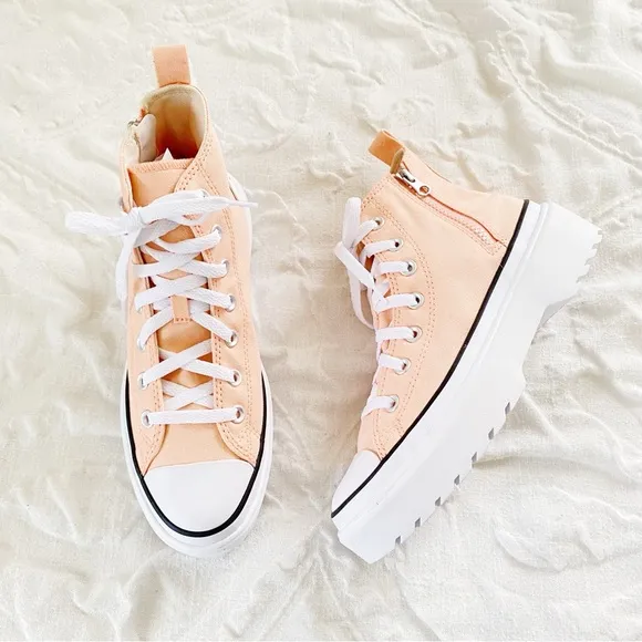 Converse Chuck Taylor® All Star®Lugged High Top Sneaker New