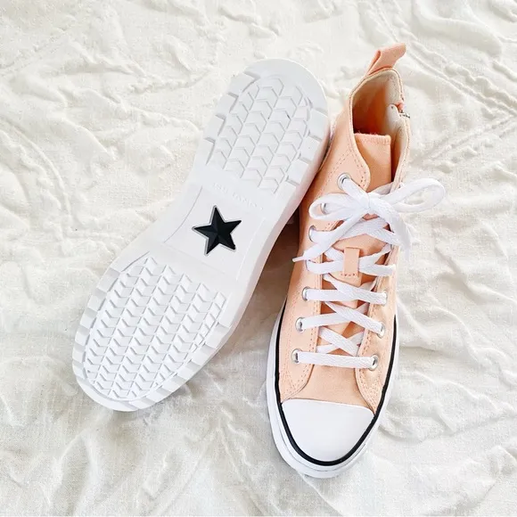 Converse Chuck Taylor® All Star®Lugged High Top Sneaker New