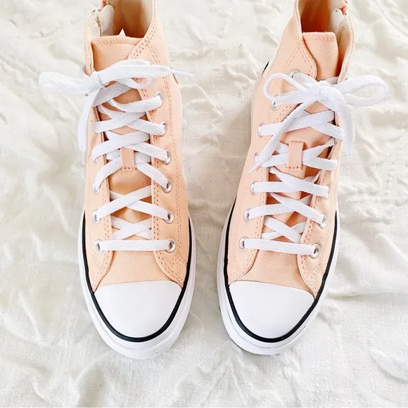 Converse Chuck Taylor® All Star®Lugged High Top Sneaker New