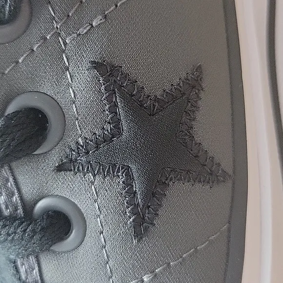 Converse Kids Gray Sneakers. Converse shoes in the box no lid authentic uper tex