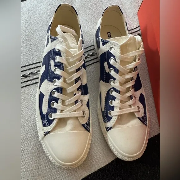 Converse Mens White and Blue Sneakers