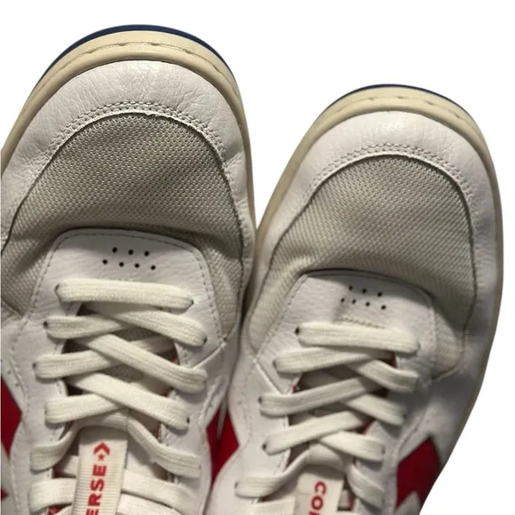 Converse Men's White and Red Sneakers Men’s size 11, women’s size 12.5