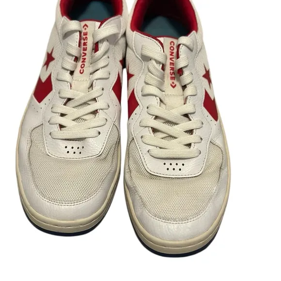Converse Men's White and Red Sneakers Men’s size 11, women’s size 12.5