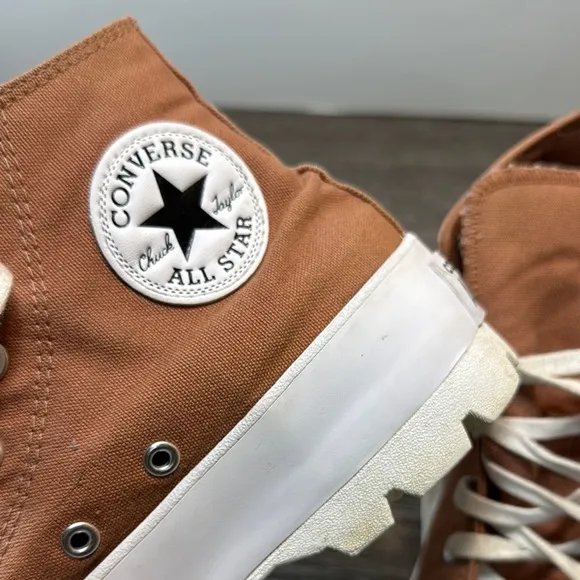 Converse Rugged High-Tops platforms shoes in nude woman’s size 7 (b126)