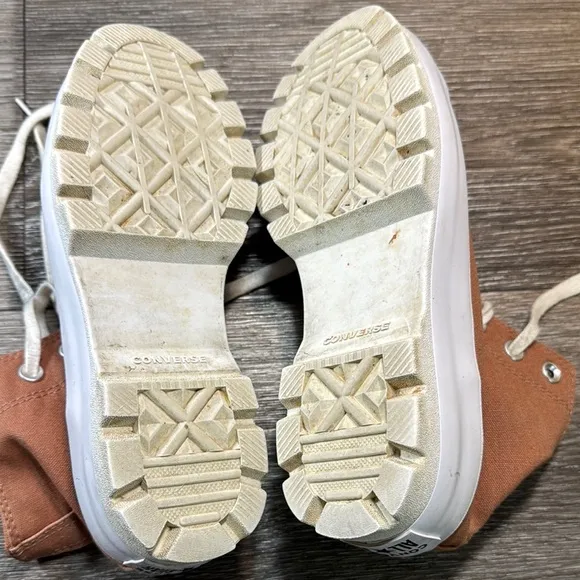 Converse Rugged High-Tops platforms shoes in nude woman’s size 7 (b126)
