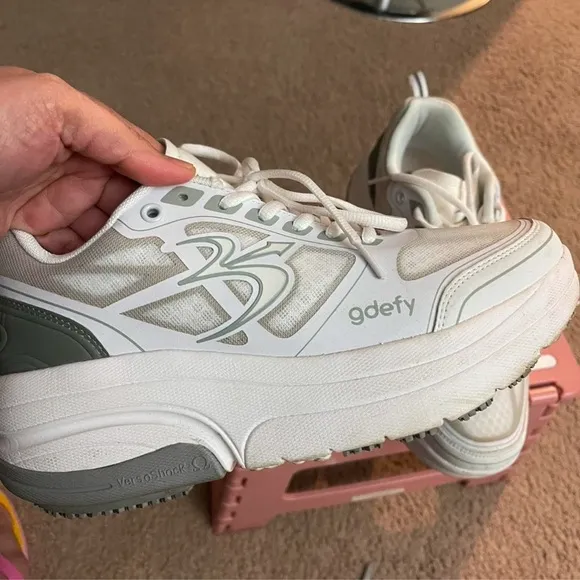 COPY - Authentic GRAVITY DEFYER ION ATHLETIC SHOES