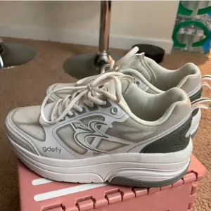 COPY - Authentic GRAVITY DEFYER ION ATHLETIC SHOES