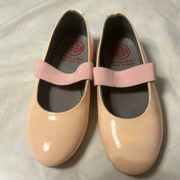 COPY - Beautiful dressy shoes for girls, runs small made In Spain
