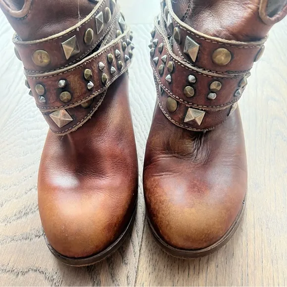 Corral Brown Studded Block Heel Ankle Boots SZ 7.5