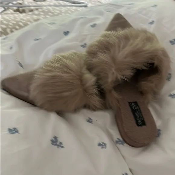 Cozy Faux Fur Slippers in Tan