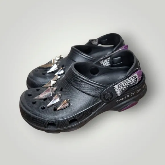 Crocs Black Panther Kids Black and Purple Shoes with Silver Accents size 3 J3