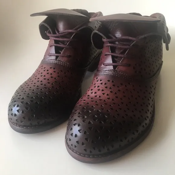 Cutout Ankle Boots by Patricia Nash Sz 6.5
