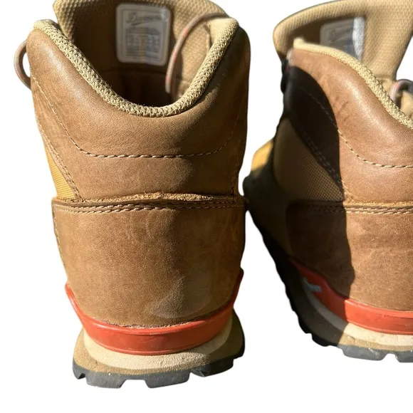 DANNER Jag Hiking Boots Women’s 8 Brown Tan Leather Lace Up Gorpcore